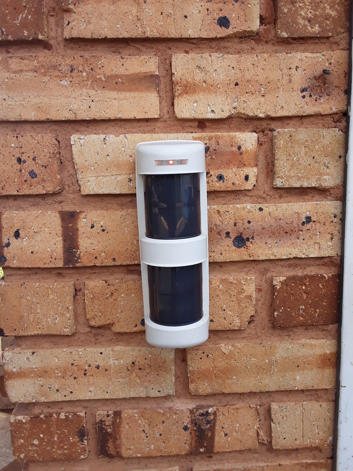 Beams, alarms & electric fencing LTECSTEEL